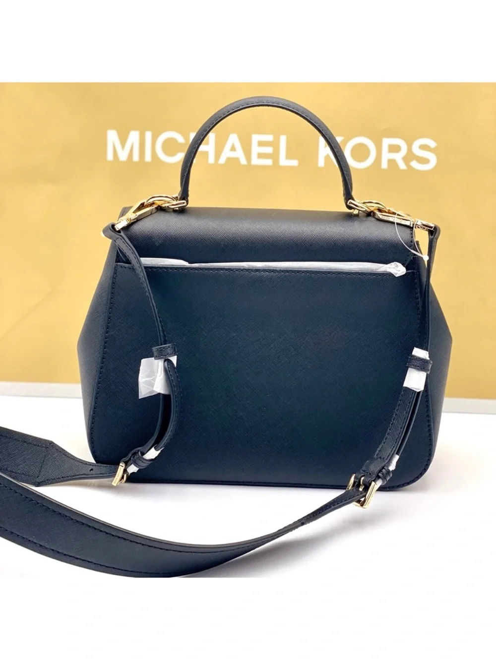 Michael Kors Bridgette MD Messenger Crossbody Black